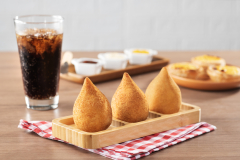 COXINHA-DE-FRANGO-120G-SEMI-ASS-scaled